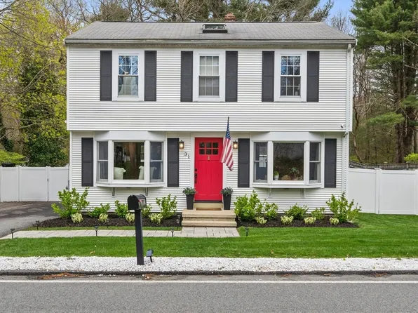31 North St, Hanover, MA 02339