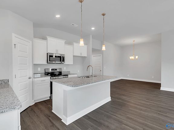 5th image of 112 Mableton Dr