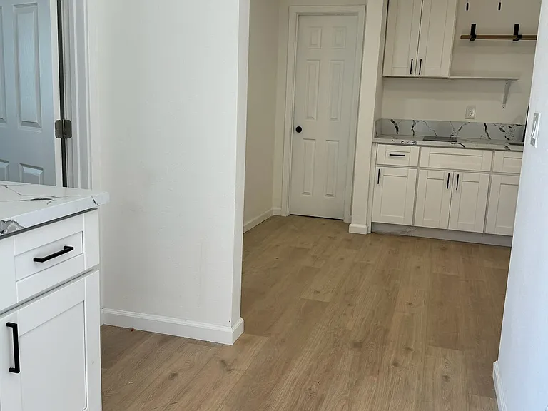 1016 Cedar Brk — Photo 7