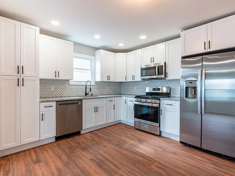 163 Jefferson St #1 — Photo 4