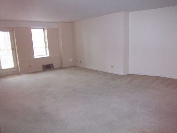 2nd image of 40 E 9th St APT 1018