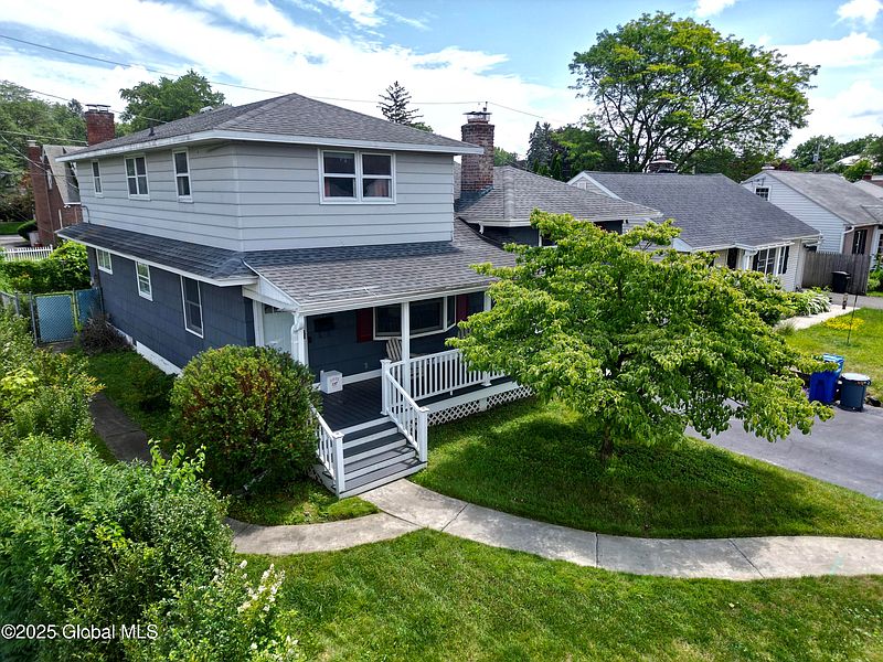 4th image of 15 Bancroft Street