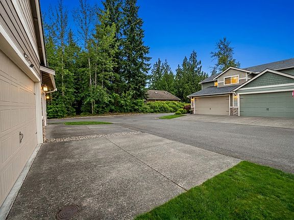 3rd image of 8310 175th St E