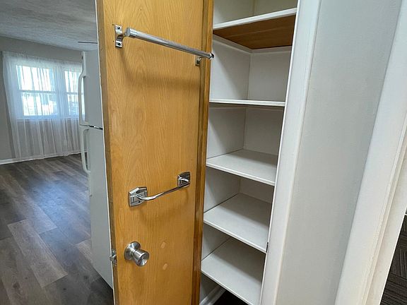 5th image of 2221 E St