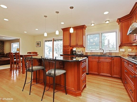 4th image of 4207 N Kennicott Ave