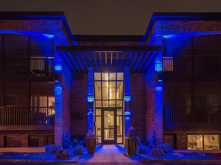 Merriam Park Apartments — Photo 13
