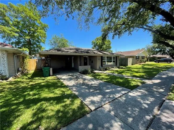 236 Willow Dr, Gretna, LA 70053