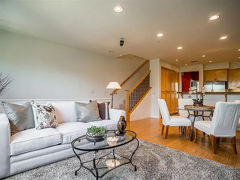 3 bed, 1583 sqft, $5,200 — Photo 2