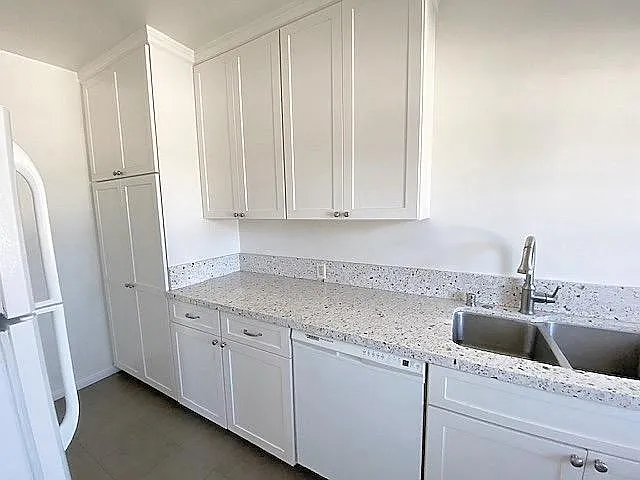 2 bed, $3,195 — Photo 3