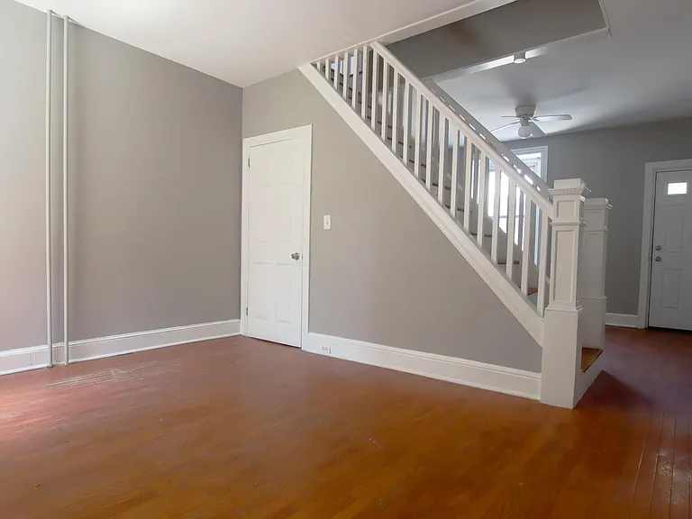 475 Krams Ave — Photo 4