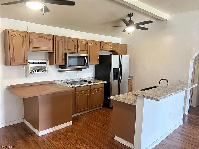 446 San Bernardino St — Photo 6