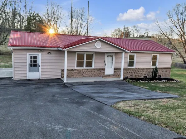 12478 Deerfield Ln, Glade Spring, VA 24340
