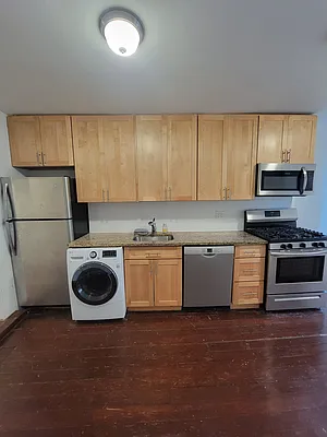 Rented by Avenues Real Estate | media 11