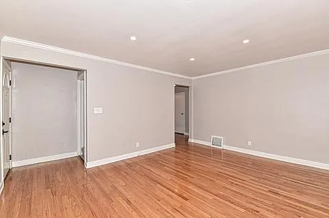 Building Photo - 7405 Hennessey Ave