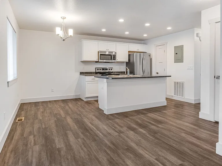 110 Parkview Ct — Photo 32