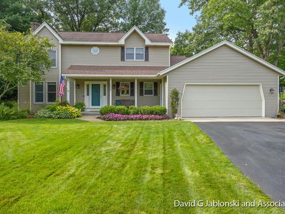 7936 Creekwood Ct SE, Alto, MI, 49302