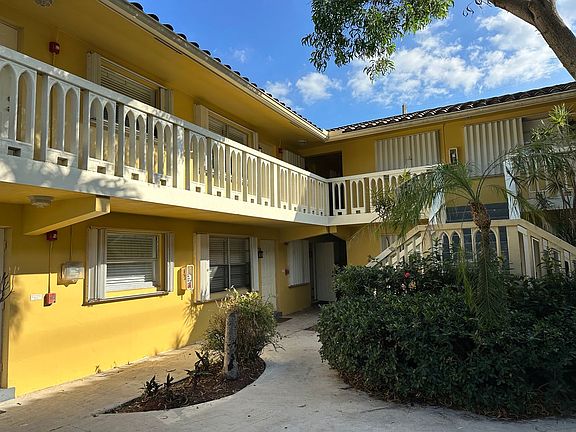 2nd image of 890 NW 39th St APT 4