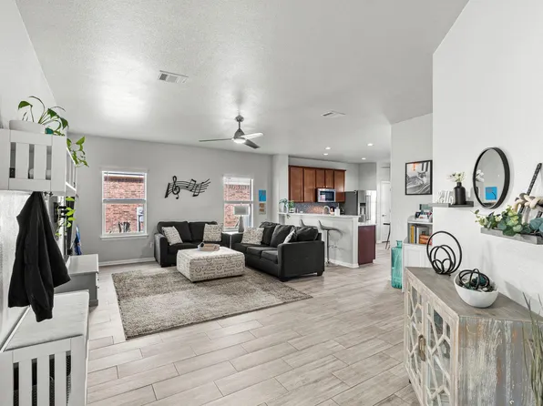 238 Wells Bnd, Hutto, TX 78634