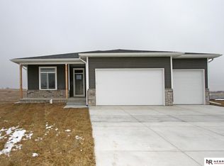 560 W 25th Cir, Wahoo, NE 68066