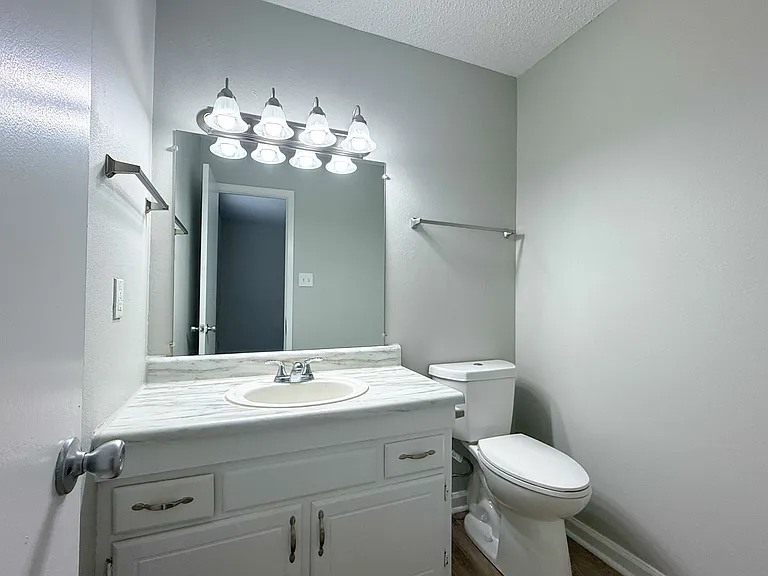 Hidden Pointe Apartments — Photo 11