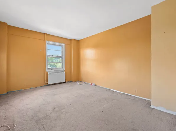 1 Fordham Hill Oval image 6 of 8