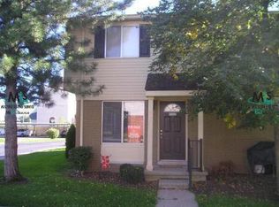 2104 Orchard Crst, Utica, MI 48317