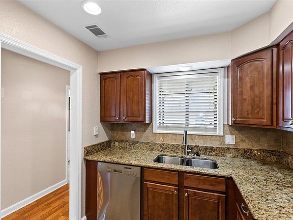 5th image of 940 Douglas Ave Unit 201