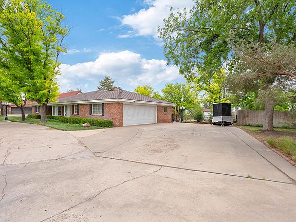 3rd image of 1404 Creekmere Dr