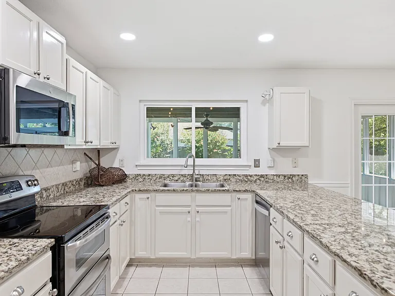 1314 Chalk Ln — Photo 11