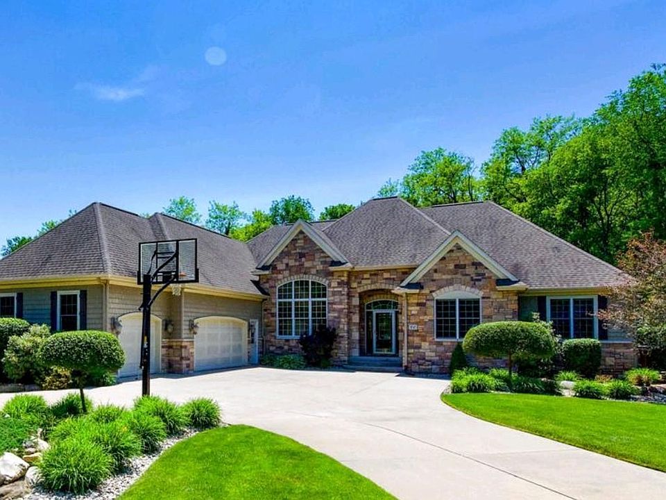 2nd image of 8545 Mountain Pine Ln