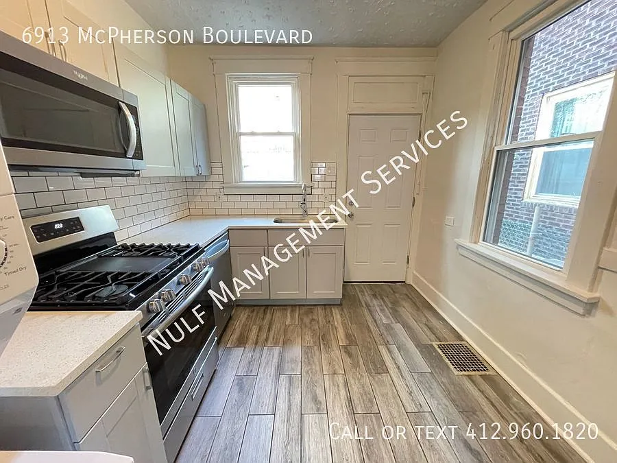 3 Bed, 1 Bath Townhouse in Point Breeze — Photo 2
