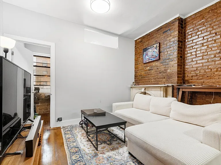 326 W 23rd St #3F — Photo 3
