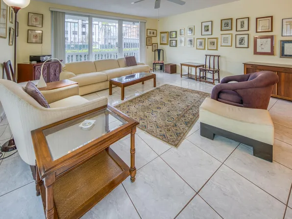 1 S Lakeside Drive #A4, Lake Worth Beach, FL 33460