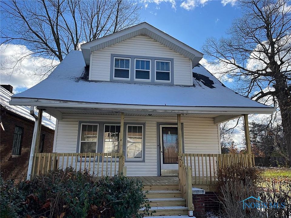 1st image of 1805 Oakwood Ave