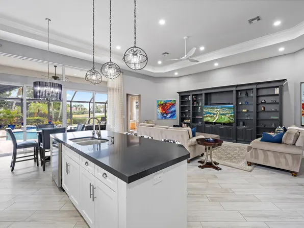 10626 Piazza Fontana, West Palm Beach, FL 33412