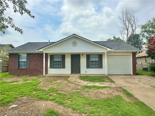 818 S 39th St, Van Buren, AR 72956