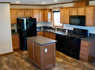 1616 Deerfield Rd SE, Mandan, ND 58503