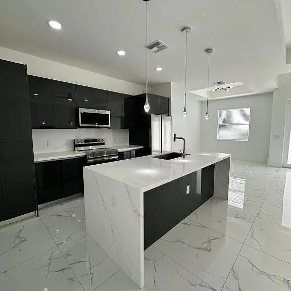 325 Paulcrest Ave — Photo 2