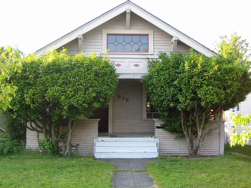 2nd image of 836 NE 56th St