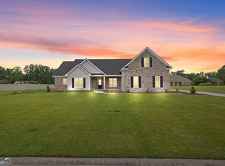 10 Honeysuckle Dr, Claxton, GA 30417