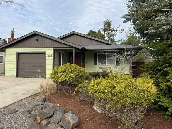 1651 29th St, Florence, OR 97439