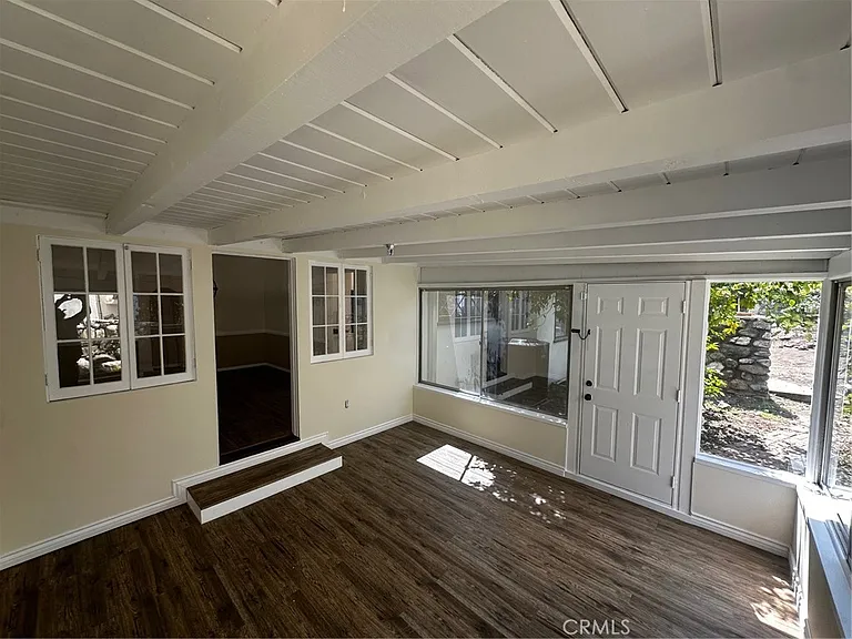 2151 N Altadena Dr — Photo 4