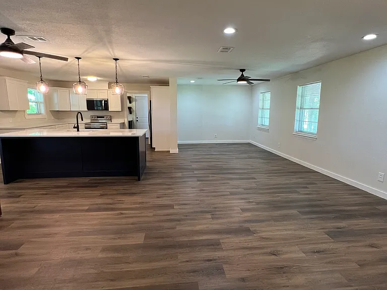 14784 FM 121 — Photo 38