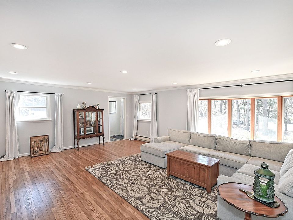 21 Grandview Ln, Smithtown, NY 11787 MLS 3464261 Zillow