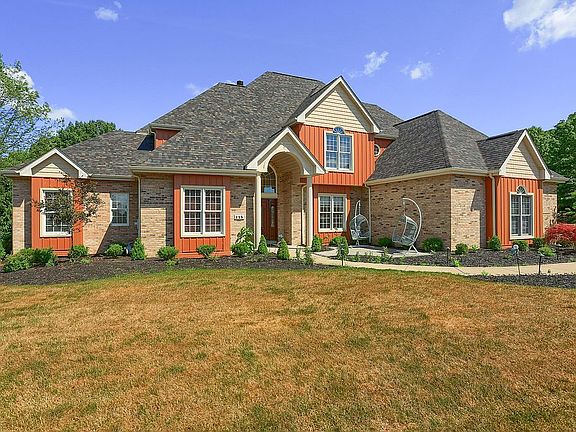 2nd image of 115 Oakview Dr