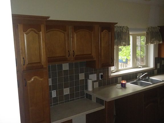 2nd image of 195 Eckardt Ln