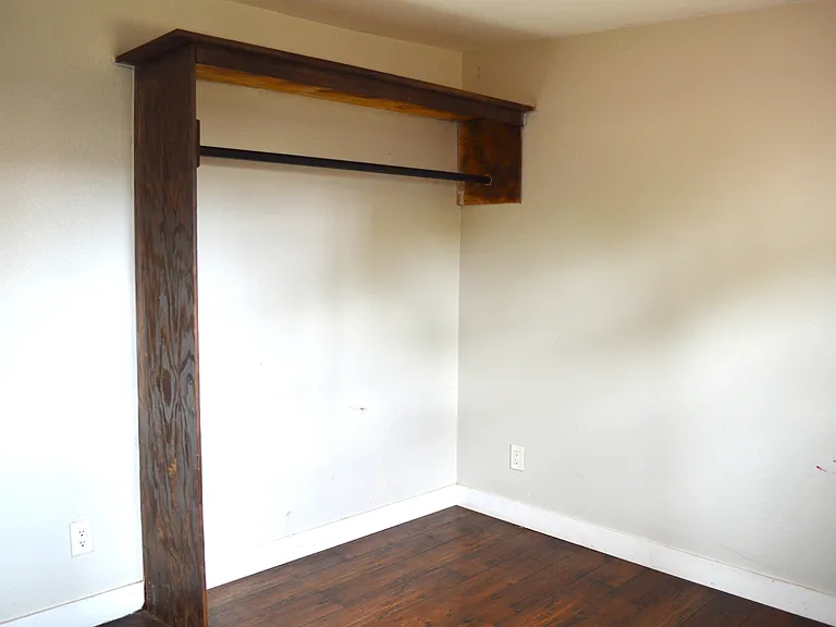 340 Waverly Pl — Photo 9