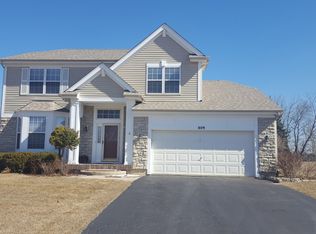 809 Columbine Dr, Elgin, IL 60124