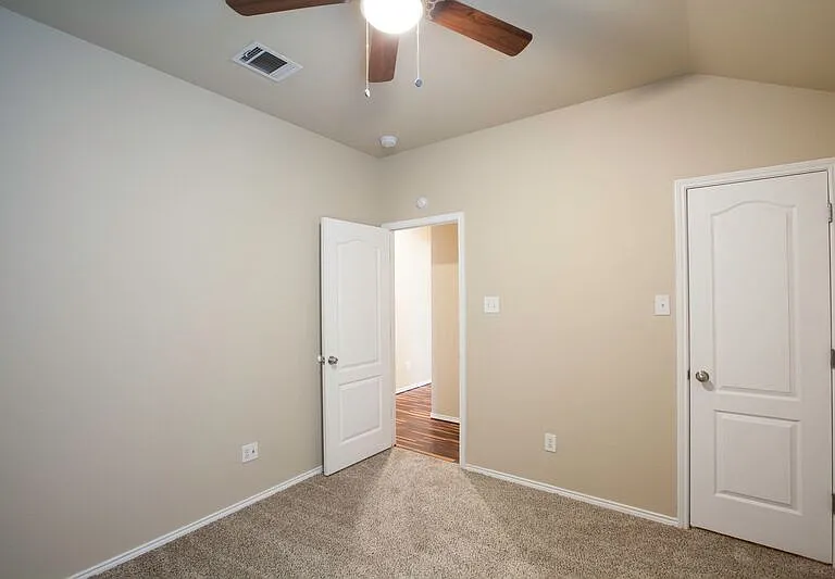 709 Alder Dr — Photo 26