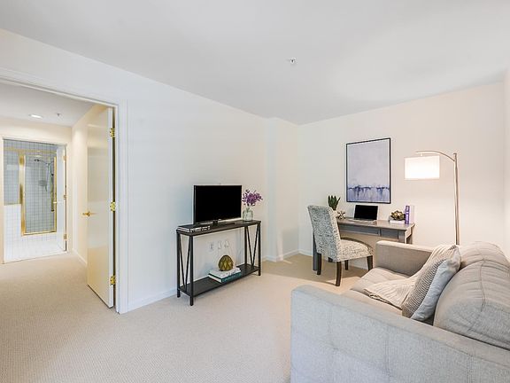 4th image of 400 Deer Valley Road #3K